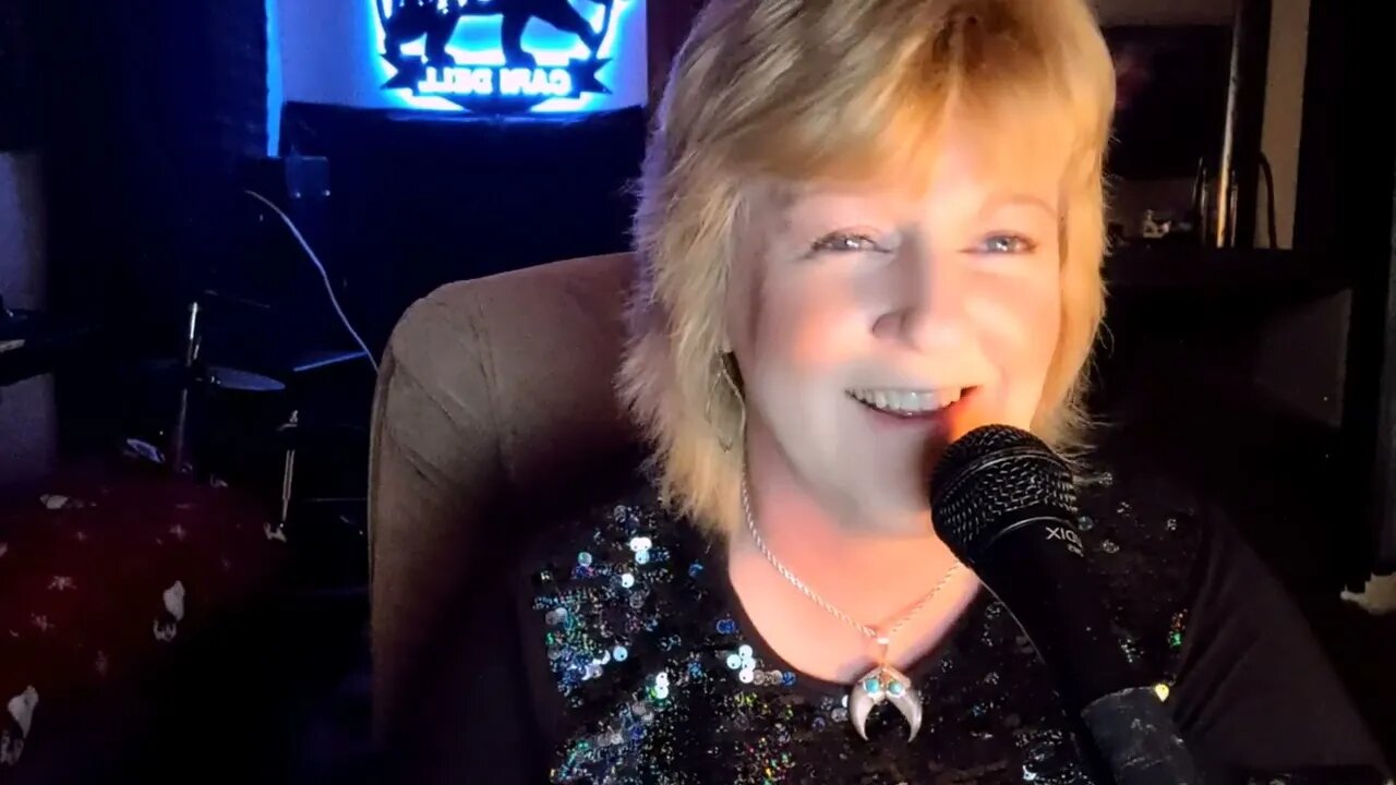 Rolling In The Deep- Adele live cover by Cari Dell