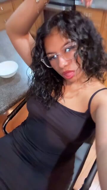 Holly Hennessy Wants you to wake up!