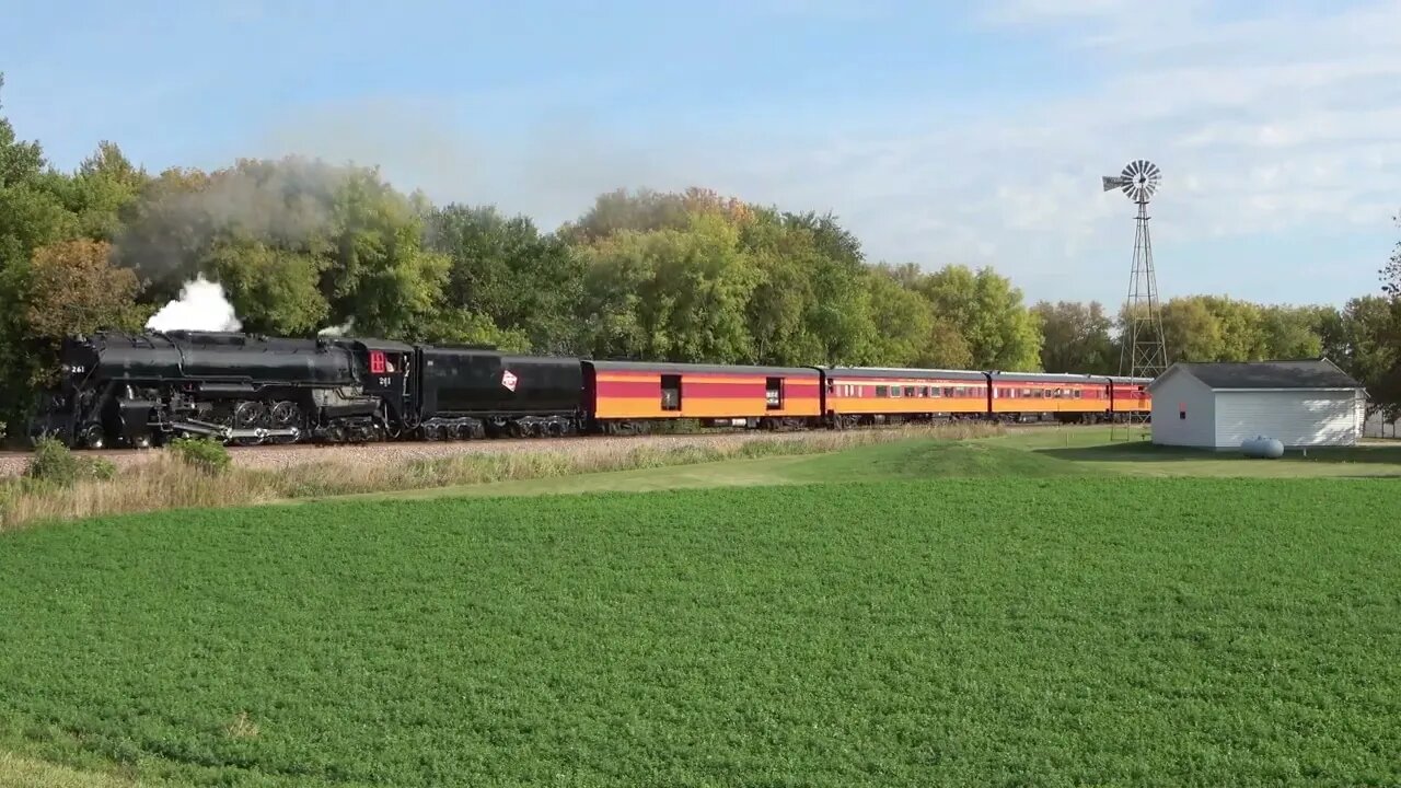 Milwaukee Road 261 run-by at Augusta, MN #Steelhighway