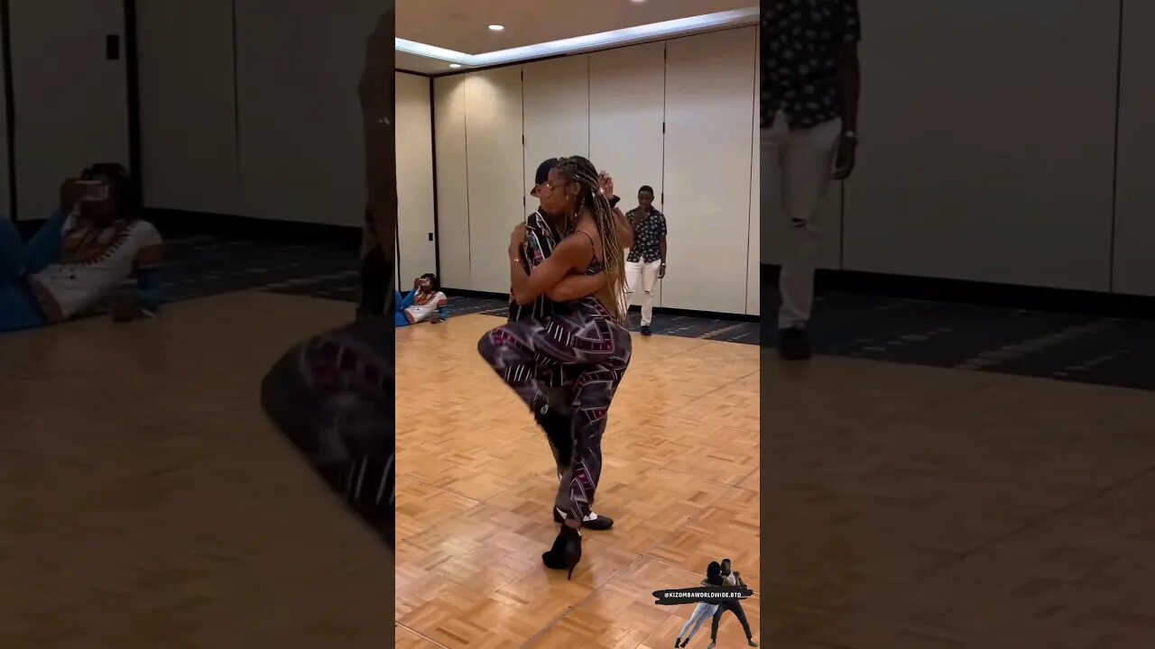 🕺🏻💃🏻: @bailaresvivirjr 🔥 #kizomba #shorts