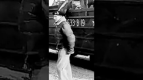 (Junho de 1944.) Montgomery, 57, salta para o continente europeu. #war #guerra #historia