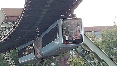 Die auf der #Welt einzigartige #Schwebebahn in #Wuppertal!
