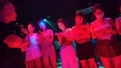 Lively Chengdu Dance Hall