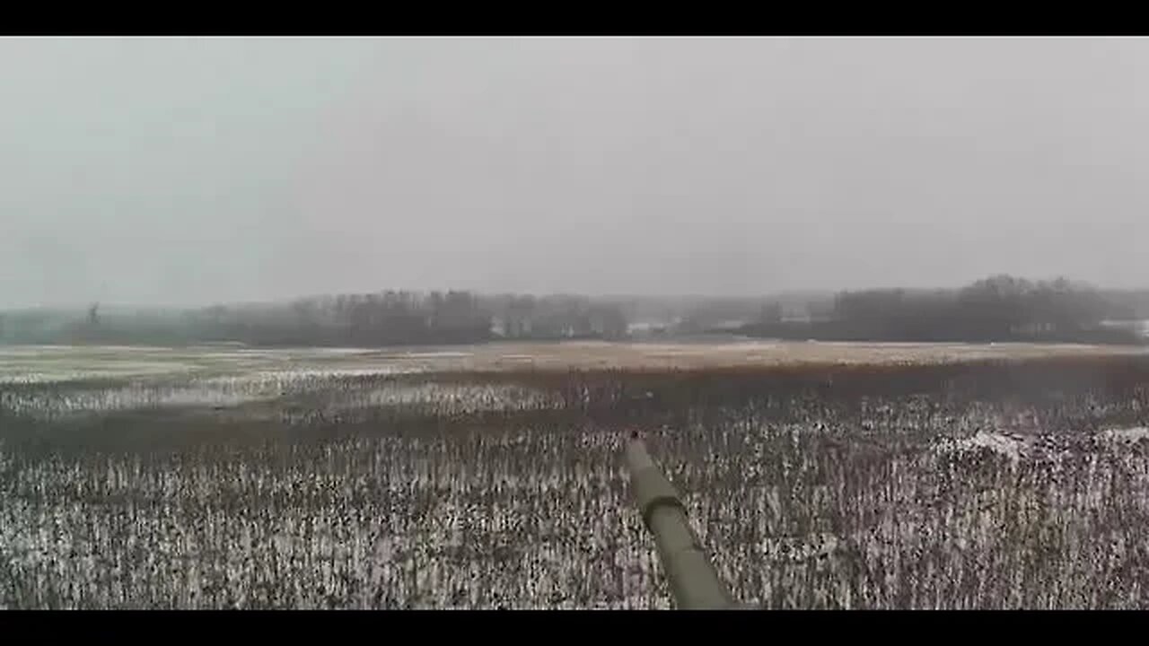 POV RF tank in combat at Svatovo-Kremennaya