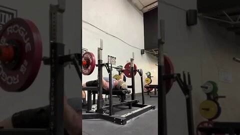 286.6lbs/130kg x3 bench press #shorts #shortsvideo #gymmotivation