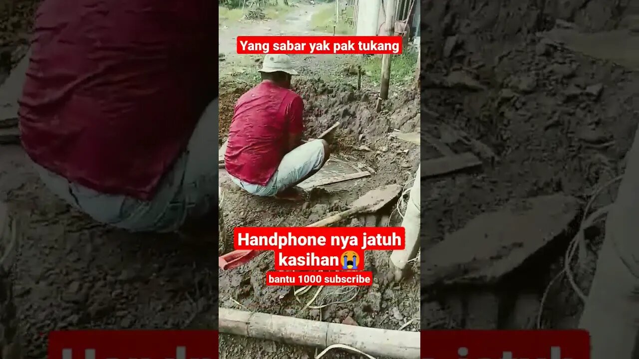 HANDPHONE TUKAN INI JATUH KEDALAM AIR