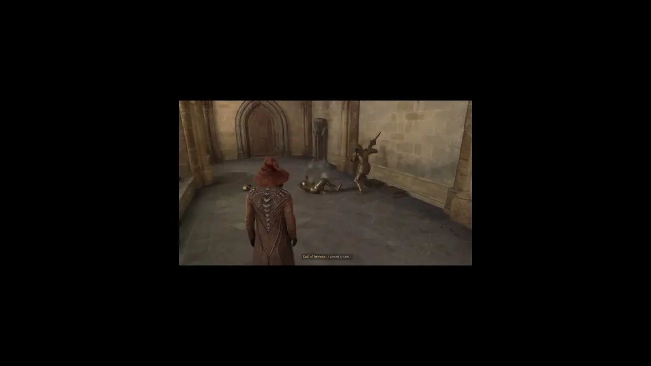Hogwarts Legacy - Silly Suit of Armor (too funny)