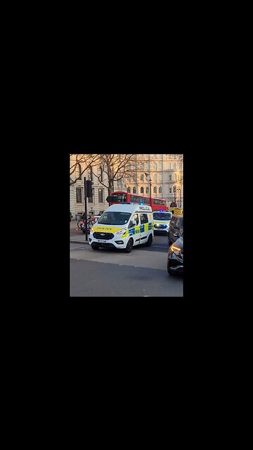 Met police late for thire diner #metpolice