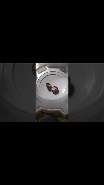 batalha de beyblade fafnir vs spryzen #batalhadebeyblade #beyblade #beybladeburst