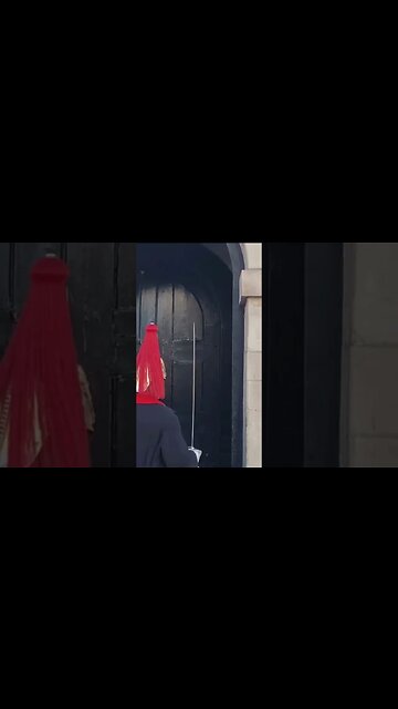 make way for the kings life guard watch the tourist in blue #horseguardsparade