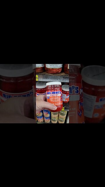 SCARED OF PIGS FEET! 🐷😮 #shorts