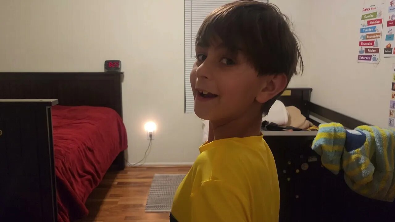 4 year to parkour guy.parkour battle