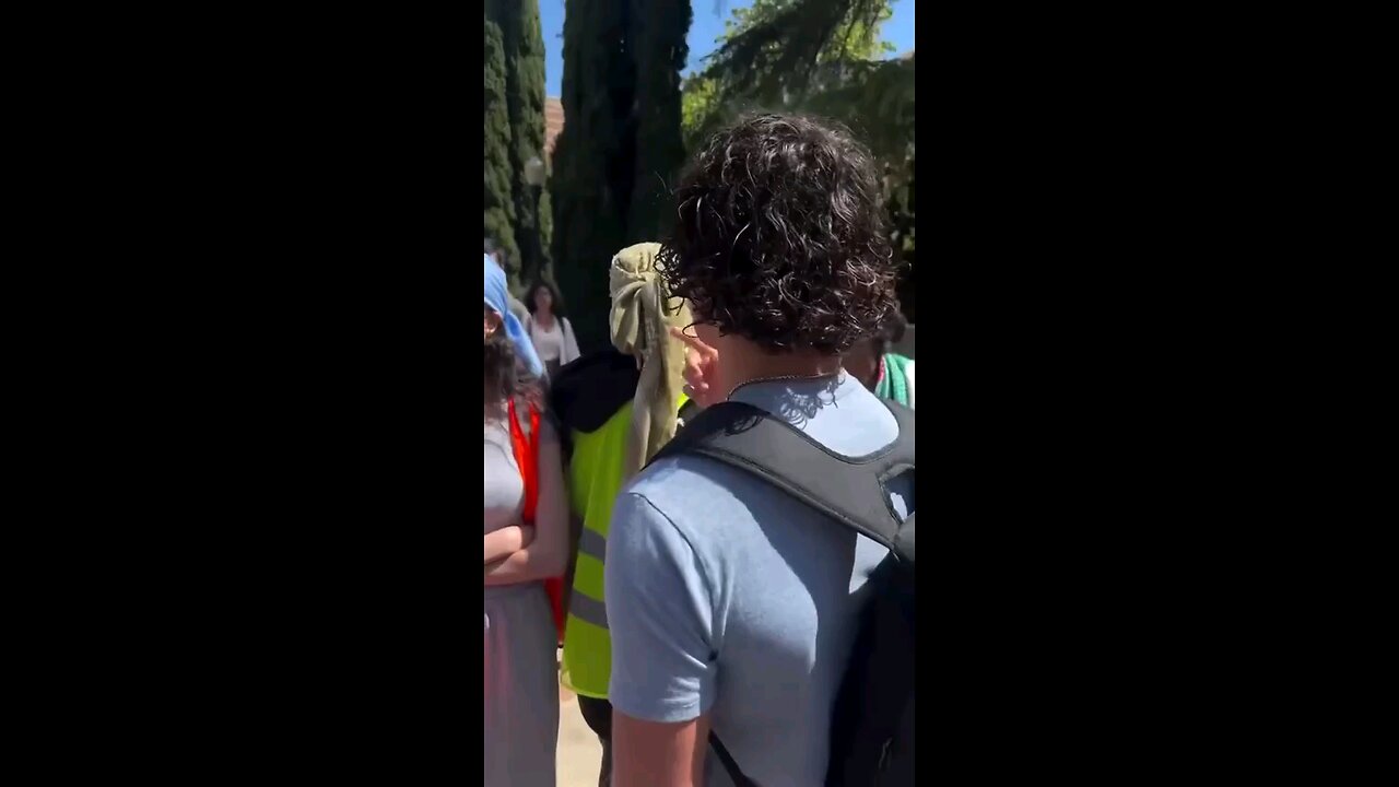 UCLA Jewish students are blocked from getting to class by Pro-Palestine terrorist students