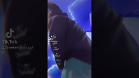 Vibin in this bitch🌩🌩🌩🌩🌩🌩🌩🌩 #lit #hoodalt #vibes #artist