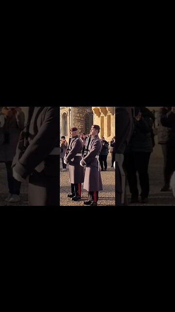 Escort stand at ease 23 Parachute Engineer Regiment #toweroflondon