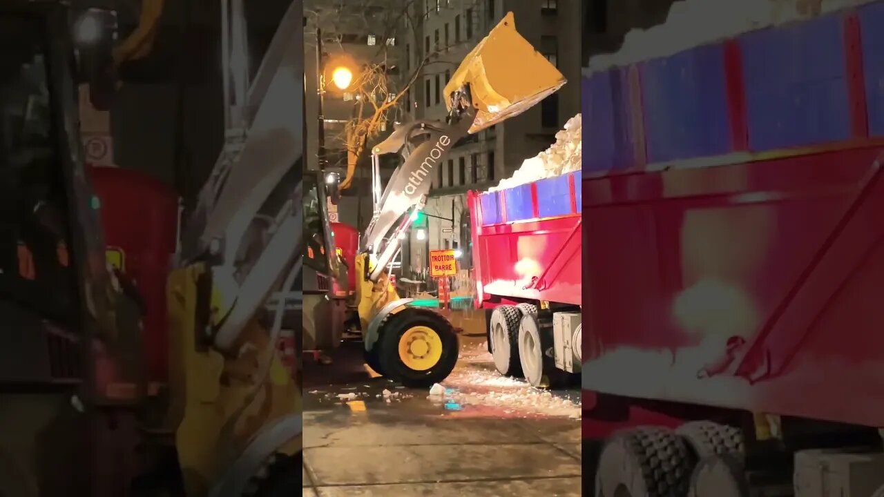 Montréal Midnight Snow Removal Operation