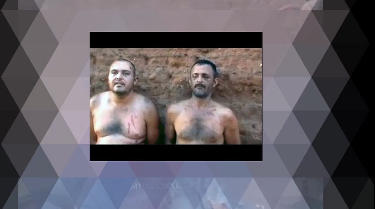 The Craziness of 2 Men 1 Chainsaw