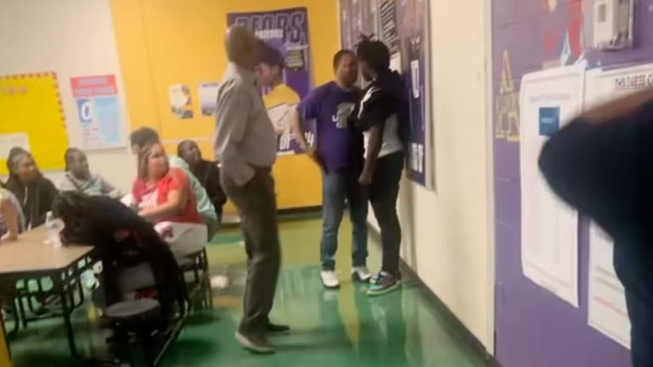 Student Fights Teacher at Trezevant High School