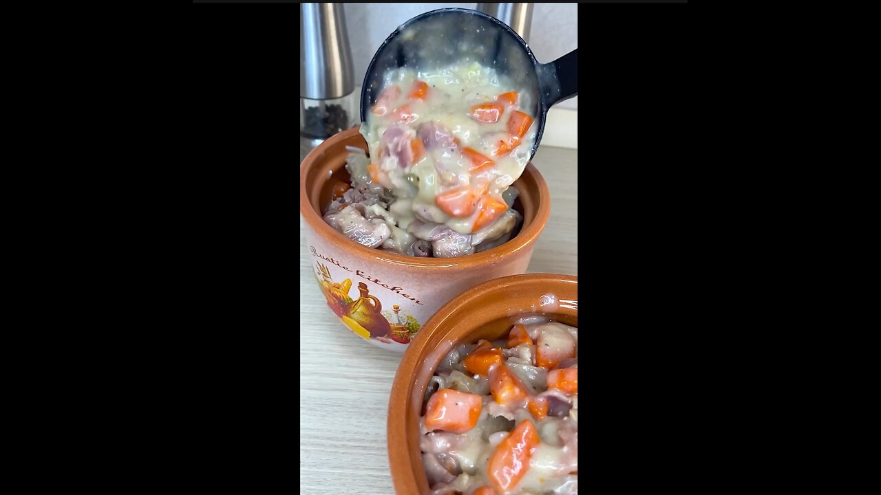 **Chicken Stew in Pots**