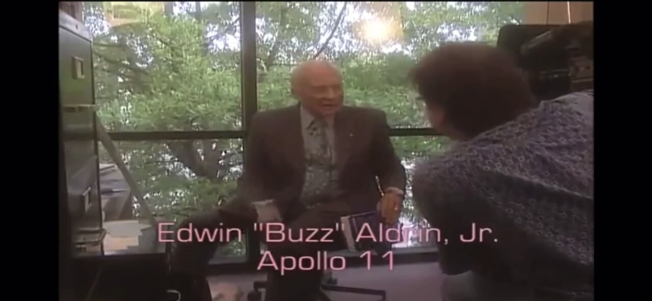 PISSING OFF ASTRONAUTS: TRYING TO MAKE THESE MASONIC ASSHOLES SWEAR ON A BIBLE THEY WERE IN SPACE