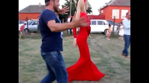 Чеченский Ловзар 2015 Чеченка красиво танцует