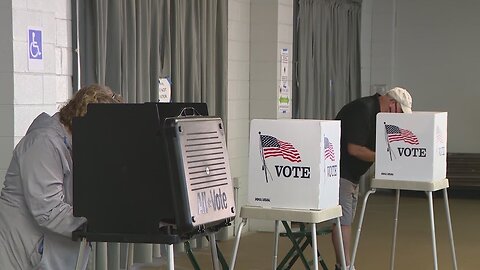 Early voting begins in downtown Chicago