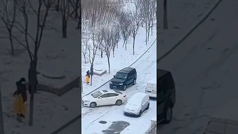 Watch this driver avoid a crash!