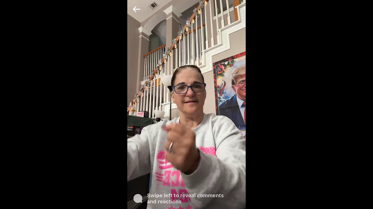 ASL only - Deaf vlogger, Julie explains the Democrat mayor will be arrested