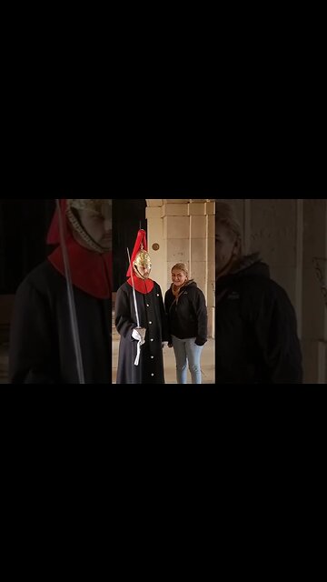 Turning to the tourist #thekingsguard