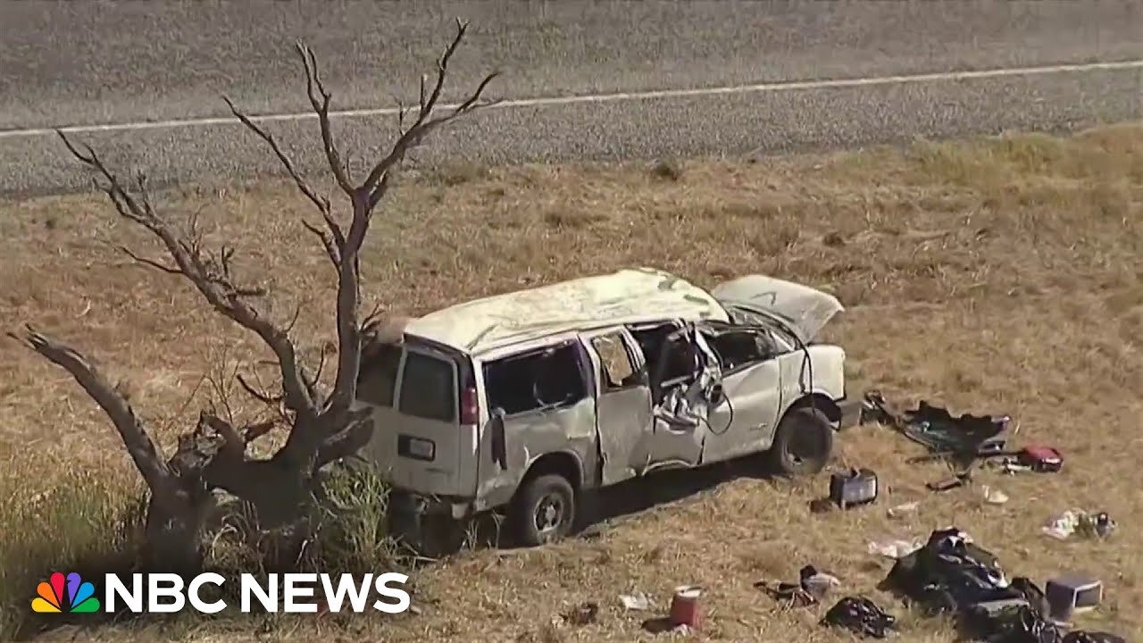 Van crash kills at least four people on Texas highway