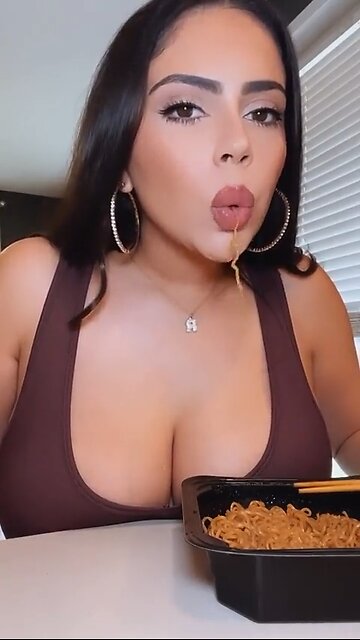 Rebeccajlive Vs. Noodles