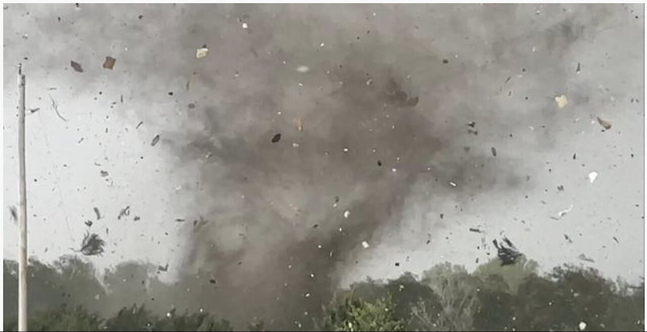 THE MOST INSANE TORNADO VIDEO EVER CAPTURED IN WESTMORELAND, KANSAS