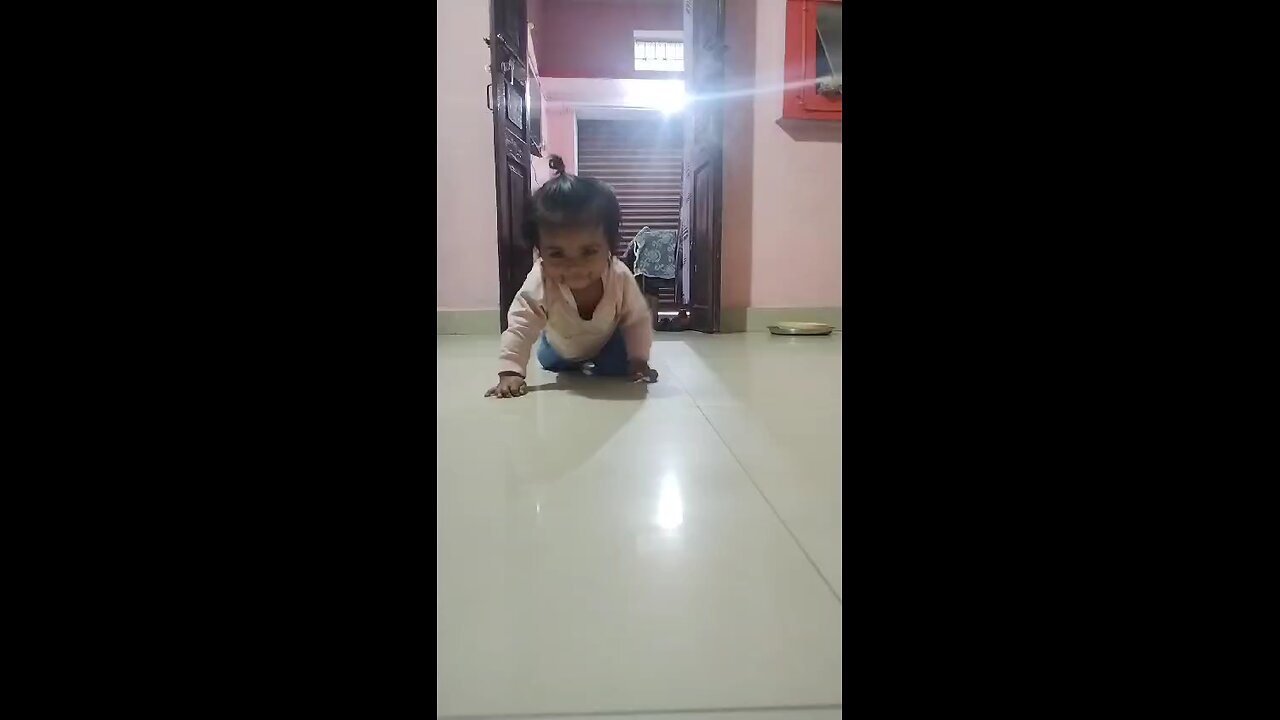 crawling 😍😘