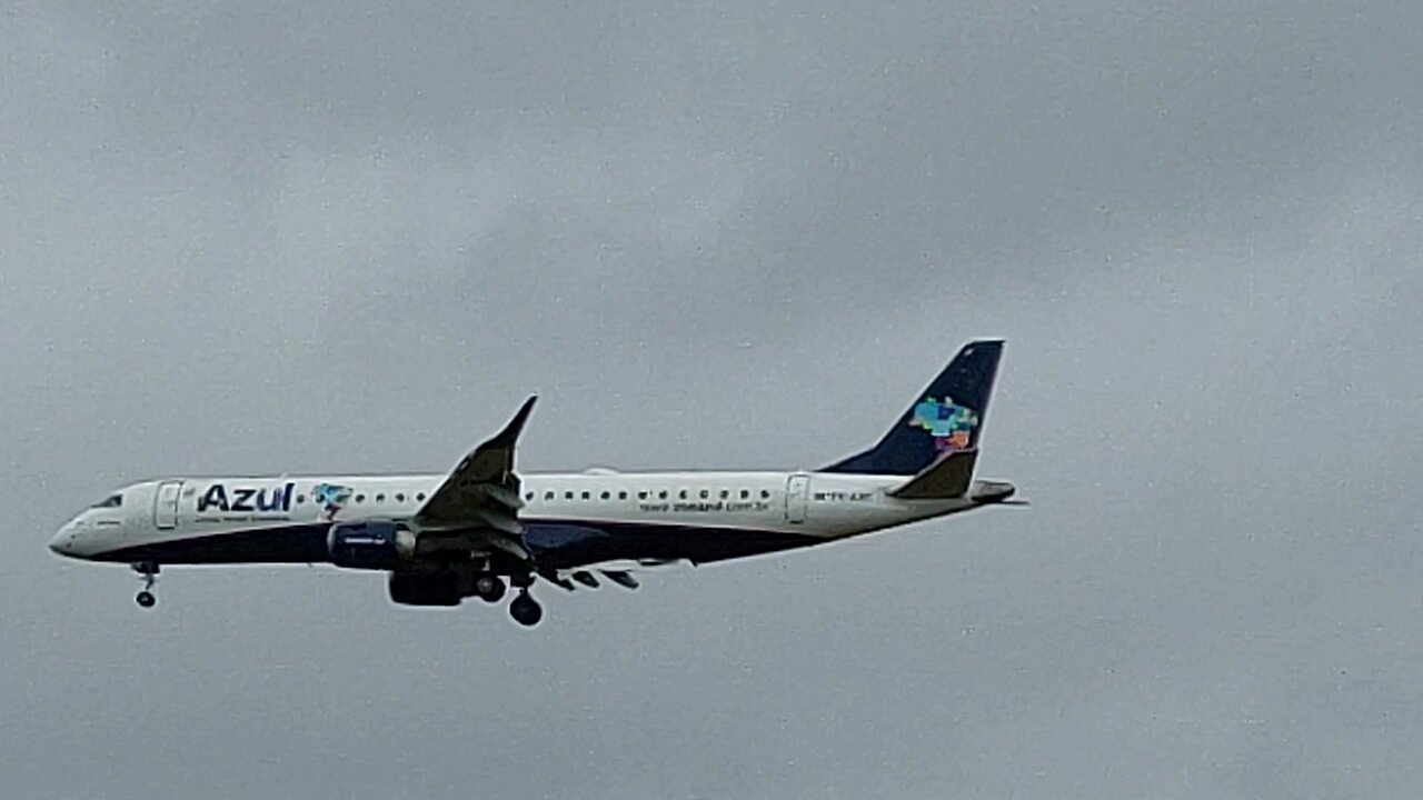 Embraer 195 PR-AXC vindo de Tefé para Manaus