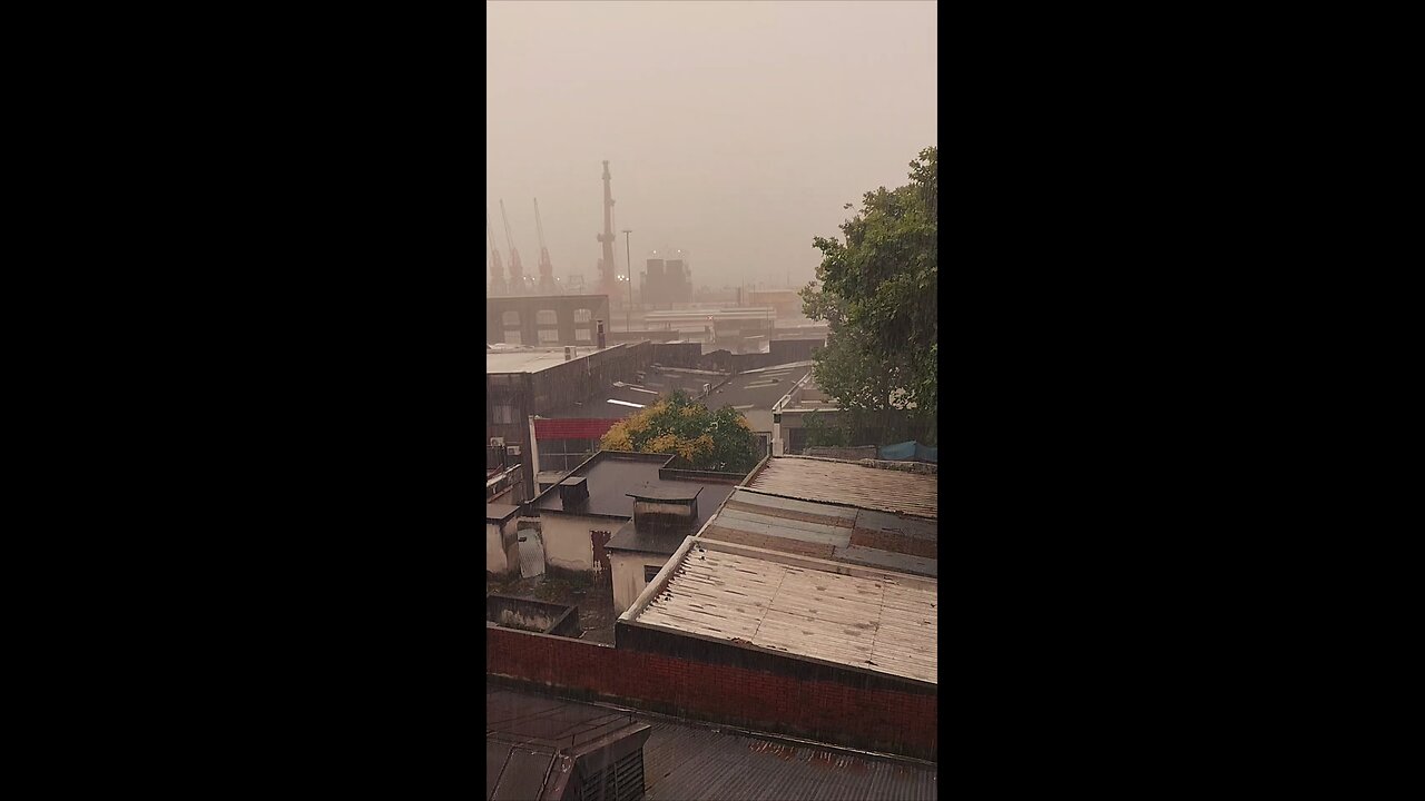 Lluvia en el puerto de Montevideo