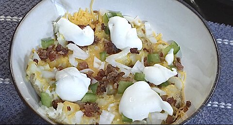 loaded baked potato (microwave edition)
