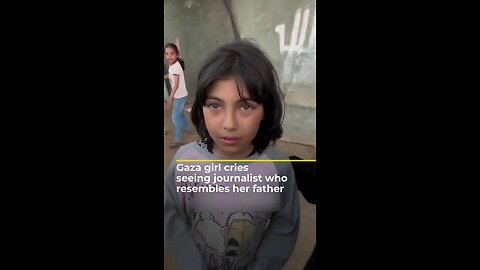 Gaza girl cries seeing journalist who resembles her father 🇵🇸🇵🇸