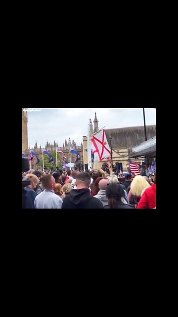 The world is tired and wants Trump.