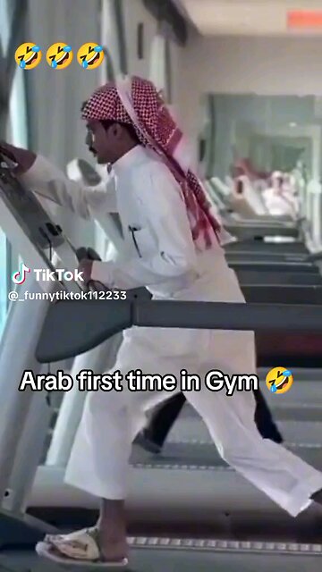 Hilarious First Gym Experience: An Arab Man's Comedic Adventure