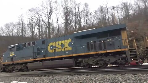 Westbound intermodal with lots of empties