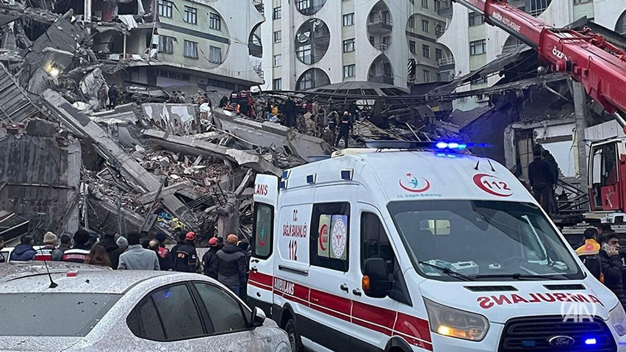 strong earthquake in turkey: number of dead has reached 76 people, more than 500 injured