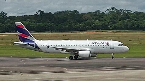 Airbus A320 PR-MHK pousa em Manaus vindo de Brasília