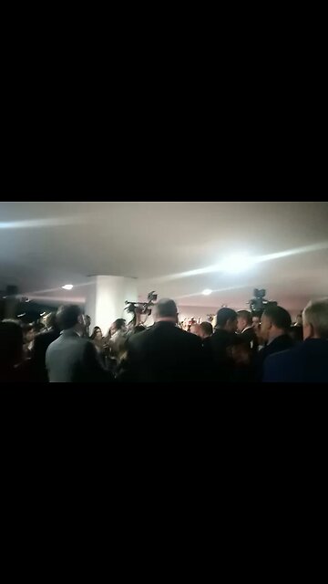 Após sair do plenário do Senado, Marinho foi ovacionado por colegas e apoiadores