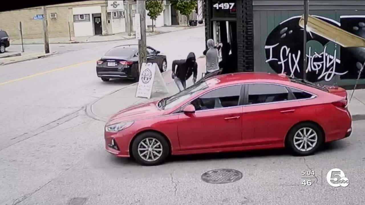 Video shows gunmen open fire inside Old Brooklyn barber shop; 5 wounded