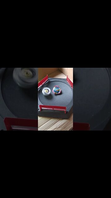 ultimate valkyrie vs raphael #batalhadebeyblade #beyblade #beybladeburst