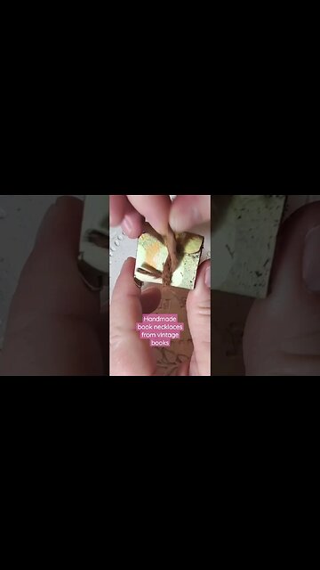 I MADE THESE VINTAGE BOOK NECKLACES #leathercraft #vintage #journal