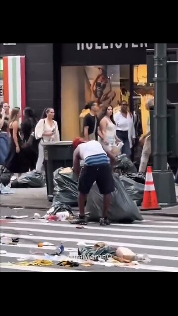 LIVING IN BIG APPLE🇺🇸🌇🚏🚯🧟‍♂️📸LIVING IN THE CAPITAL OF AMERICA🚦🌃🚮💫