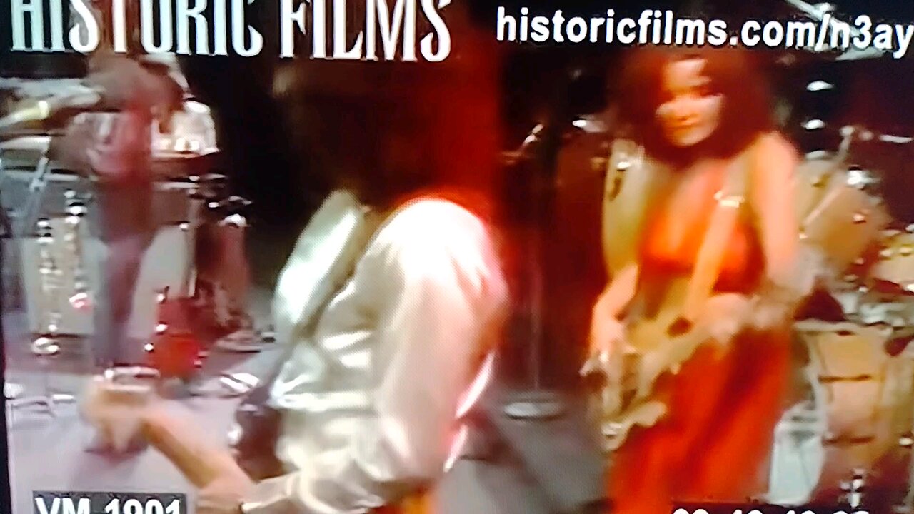 Vicki Sue Robinson 1976 Turn The Beat Around Live