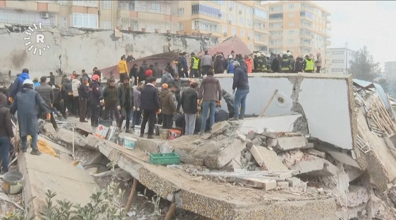 Rescuers search for survivors after earthquake in Turkey's Diyarbakir | AFP