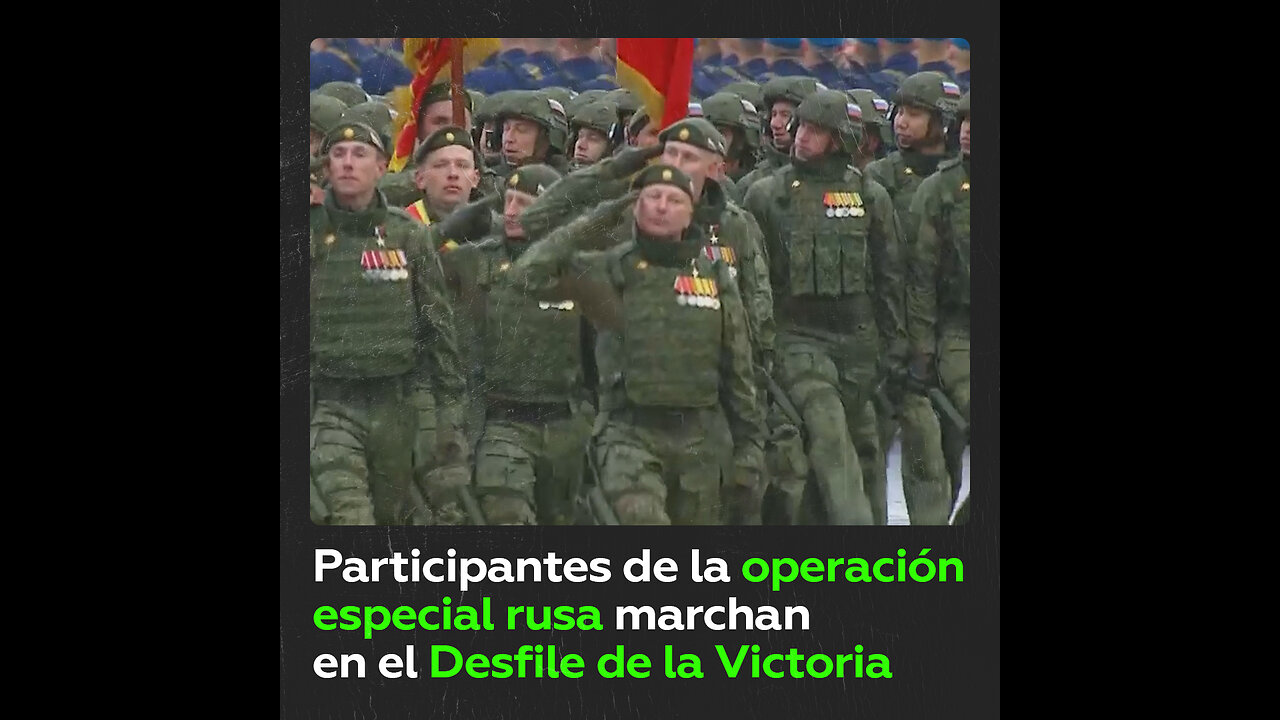 Participantes de la operación especial rusa marchan en el Desfile de la Victoria en Moscú